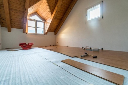 Pose de plancher bois &agrave; Yutz, quelles &eacute;tapes pour un montage solide et durable ?